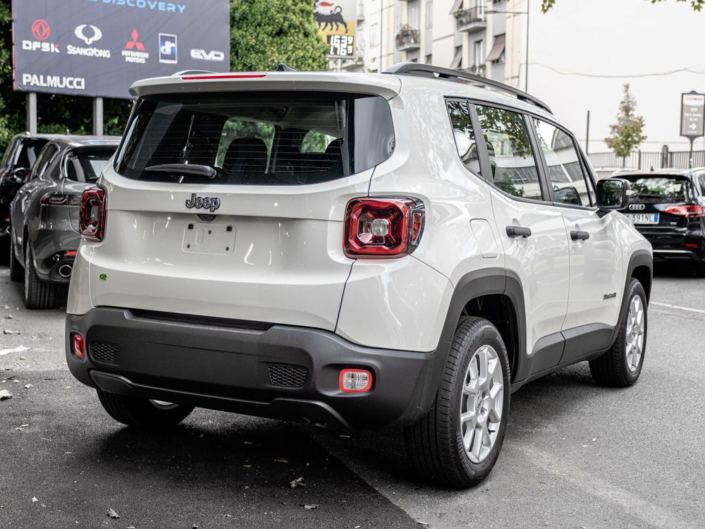 Jeep Renegade nuova a Prato (6)