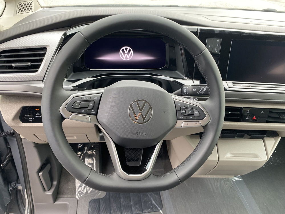 Volkswagen Multivan nuova a Brescia (16)