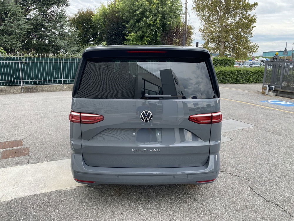 Volkswagen Multivan nuova a Brescia (4)