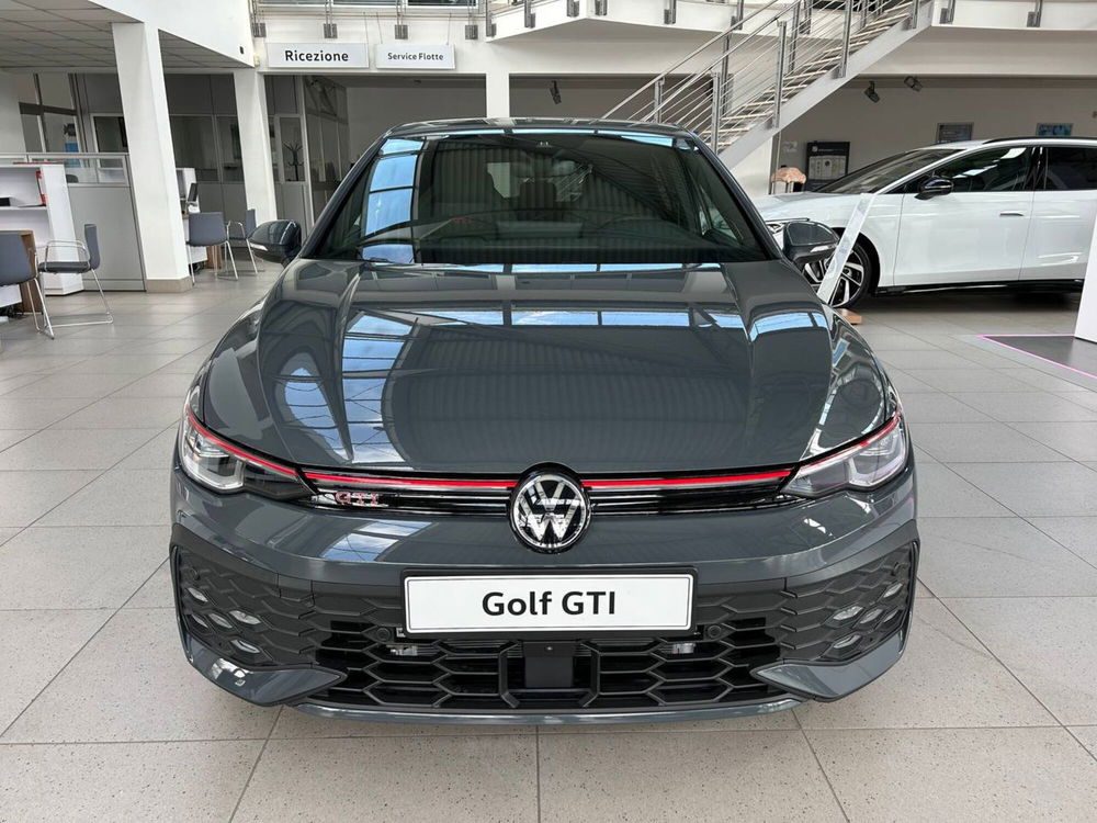 Volkswagen Golf nuova a Avellino (2)