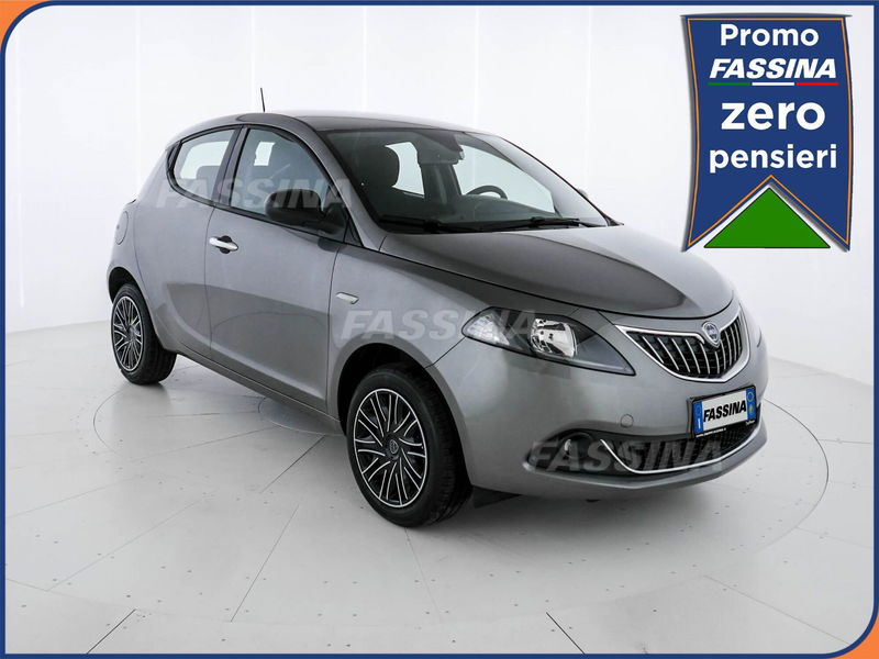 Lancia Ypsilon 1.0 FireFly 5 porte S&amp;S Hybrid Gold Plus del 2023 usata a Milano