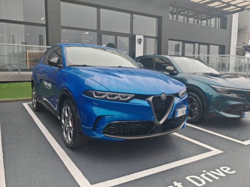 Alfa Romeo Tonale 1.3 phev Veloce Q4 280cv at6 nuova a Torino