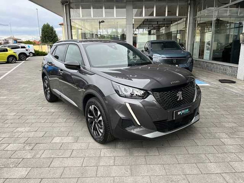 Peugeot 2008 PureTech 100 S&amp;S Allure  del 2023 usata a Magenta