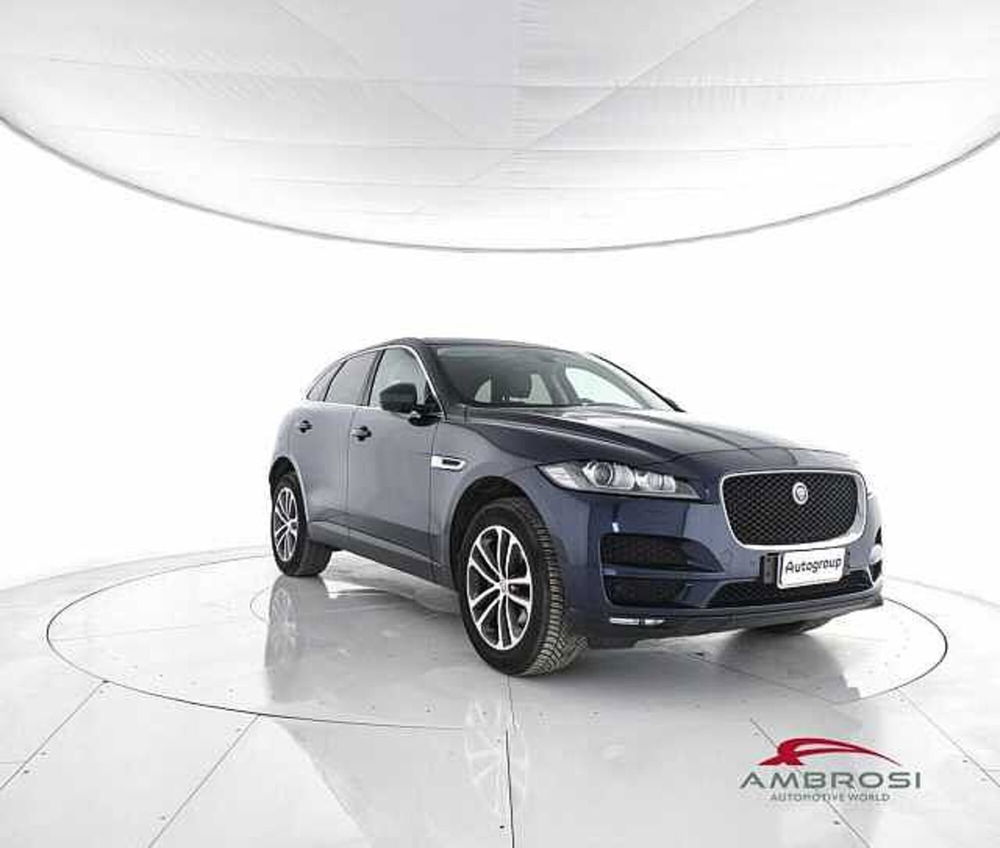 Jaguar F-Pace usata a Viterbo (2)