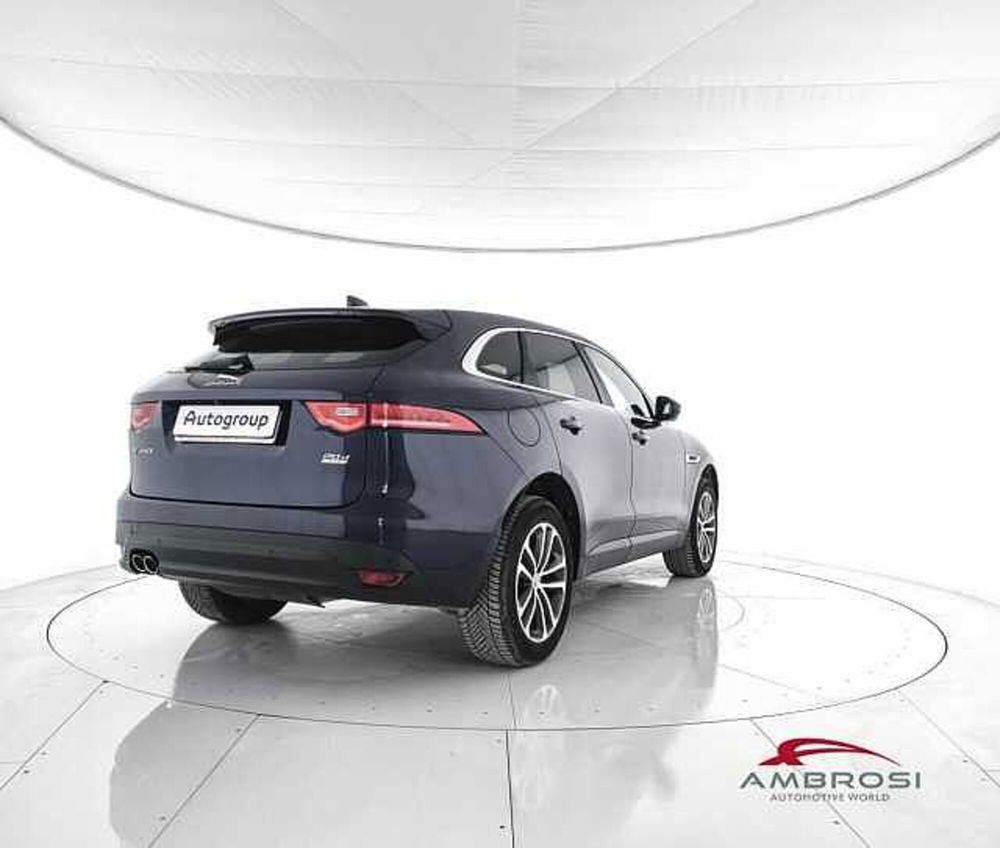 Jaguar F-Pace usata a Viterbo (3)