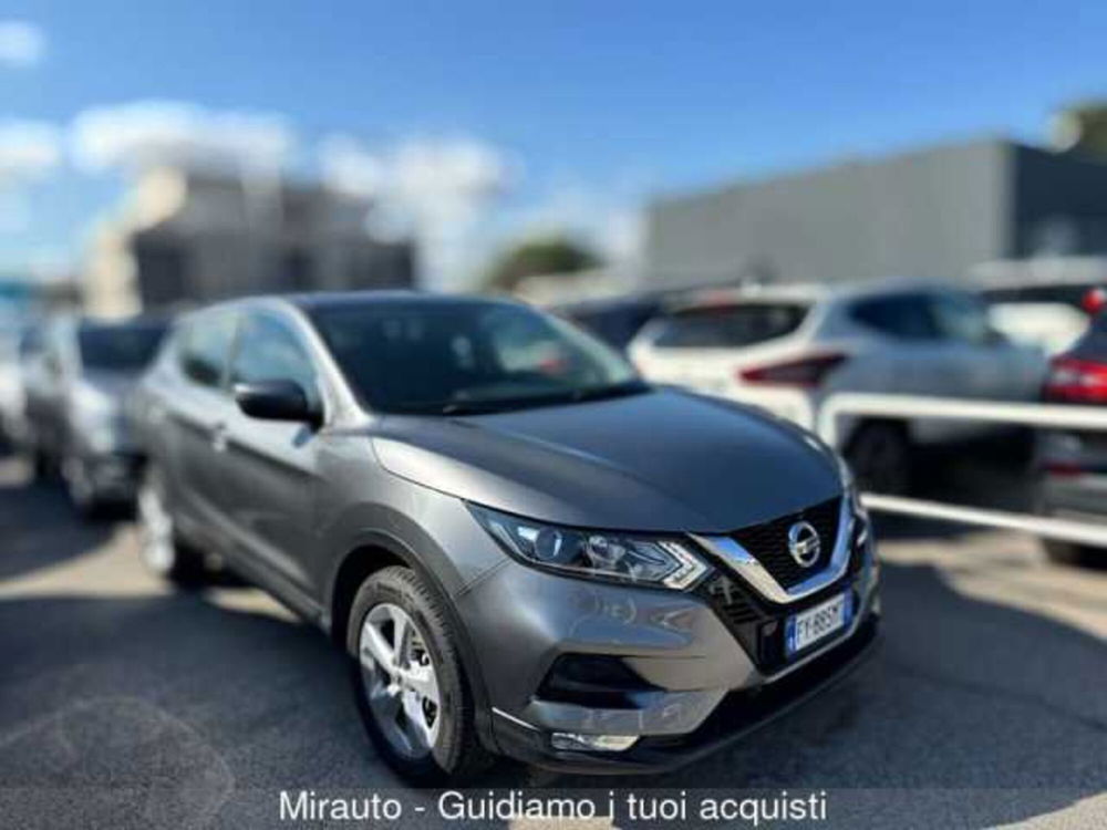 Nissan Qashqai usata a Roma