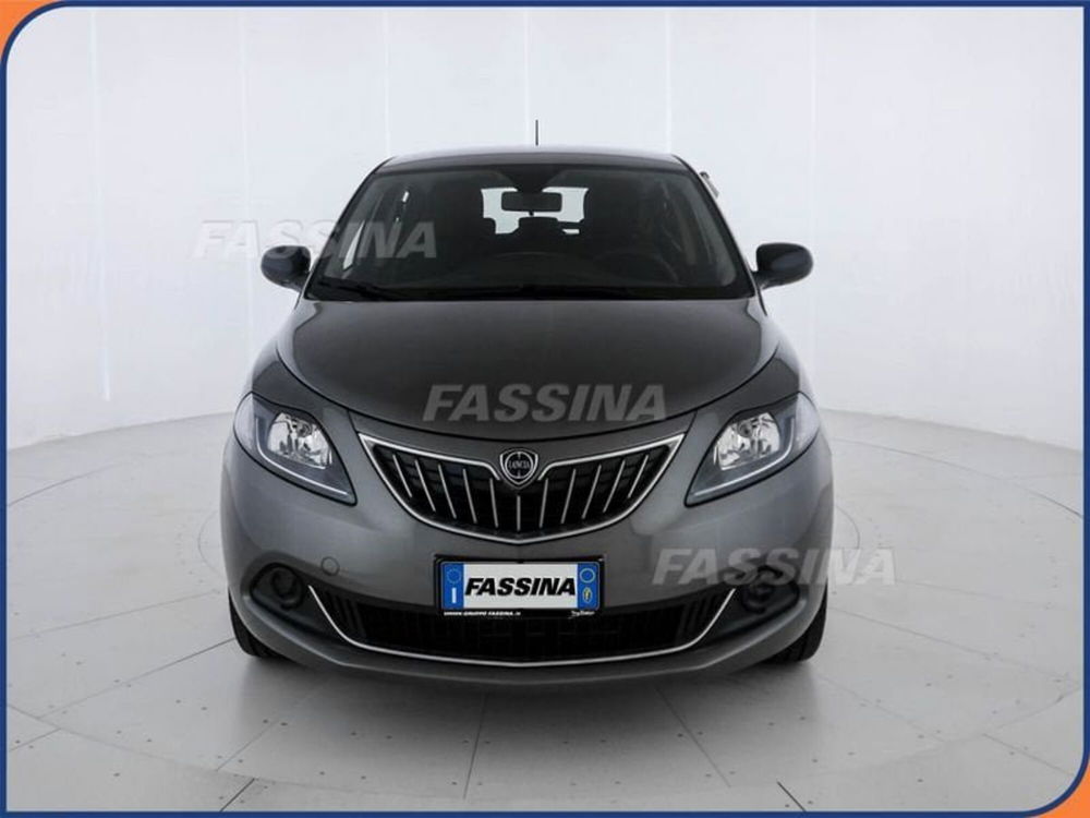 Lancia Ypsilon nuova a Milano (2)