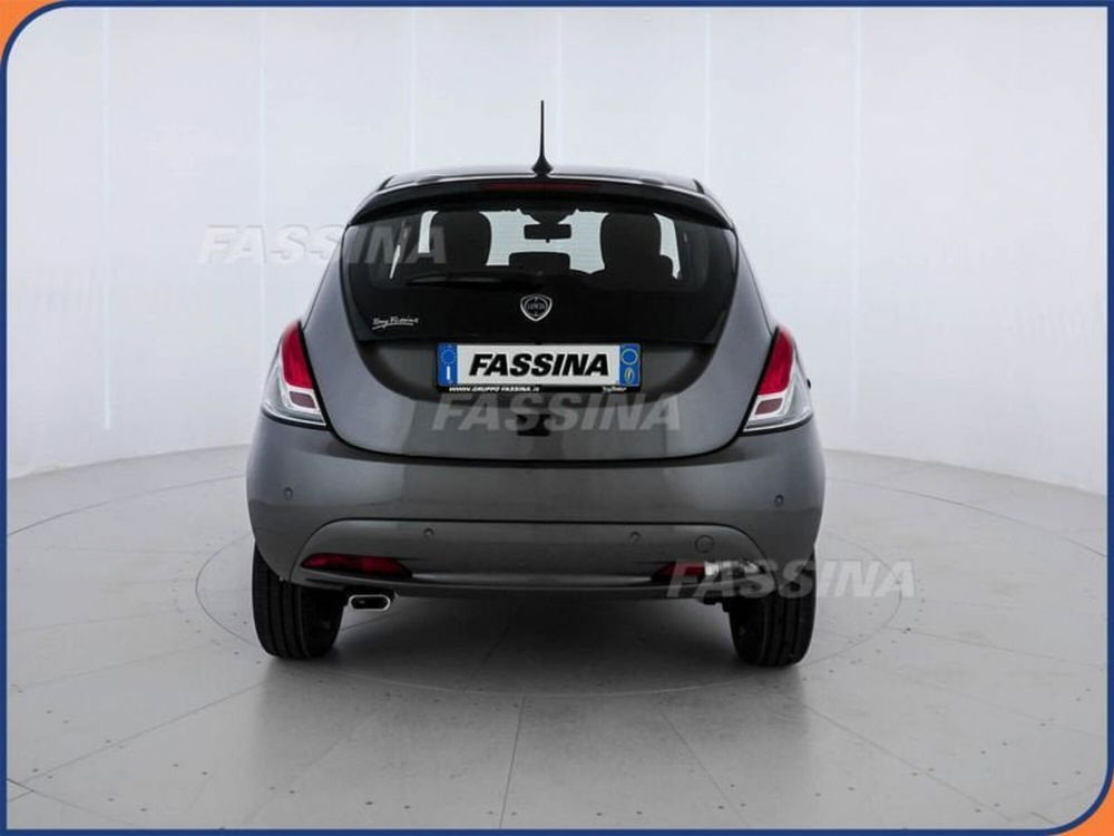 Lancia Ypsilon nuova a Milano (5)