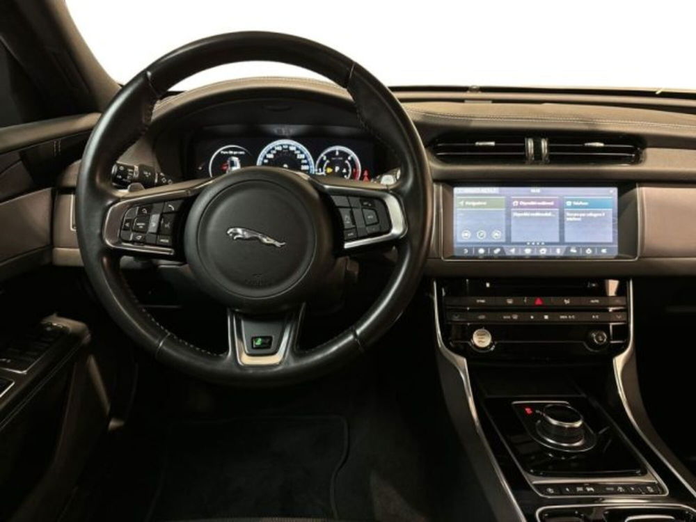 Jaguar XF Sportbrake usata a Bologna (14)