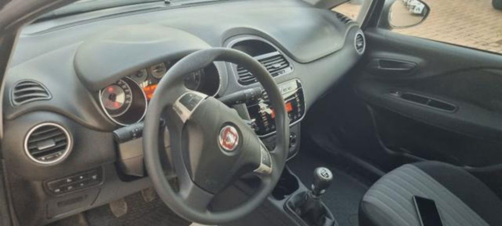 Fiat Punto usata a Savona (12)