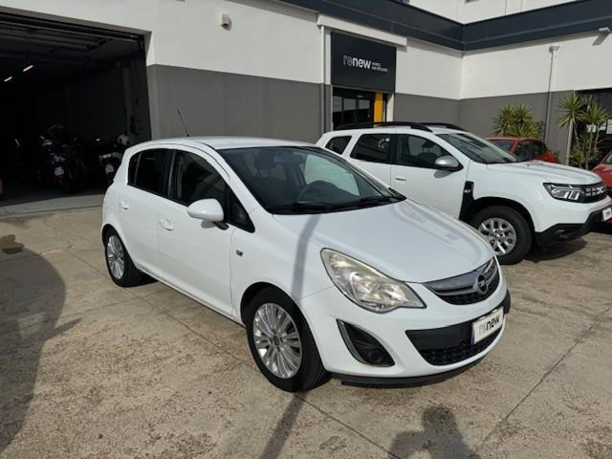 Opel Corsa 1.2 5 porte Club  del 2011 usata a Oristano