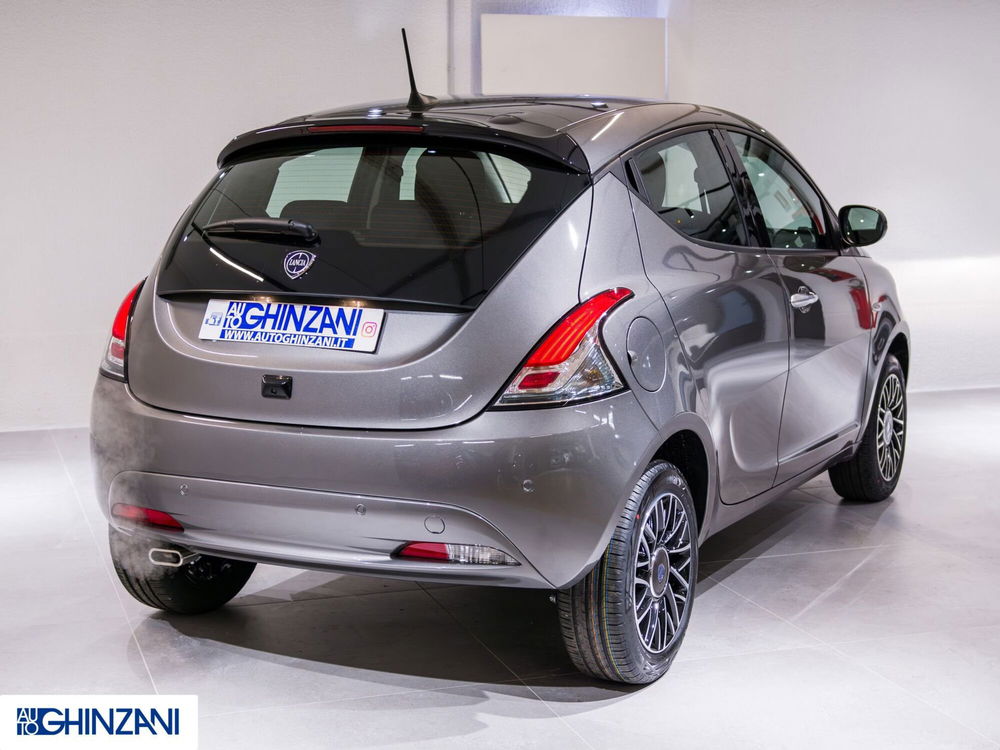 Lancia Ypsilon nuova a Bergamo (7)