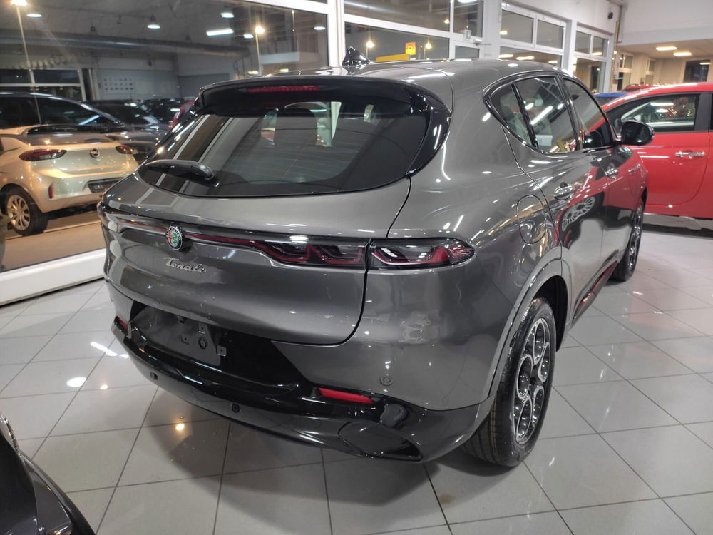 Alfa Romeo Tonale nuova a Prato (3)