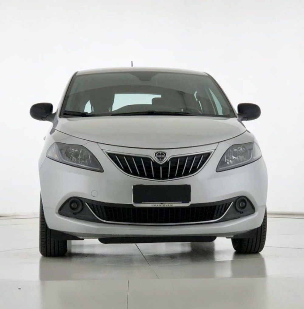 Lancia Ypsilon usata a Perugia (2)