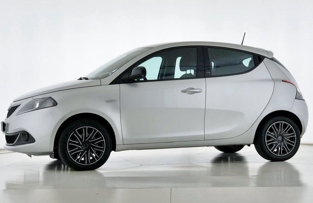 Lancia Ypsilon usata a Perugia (3)