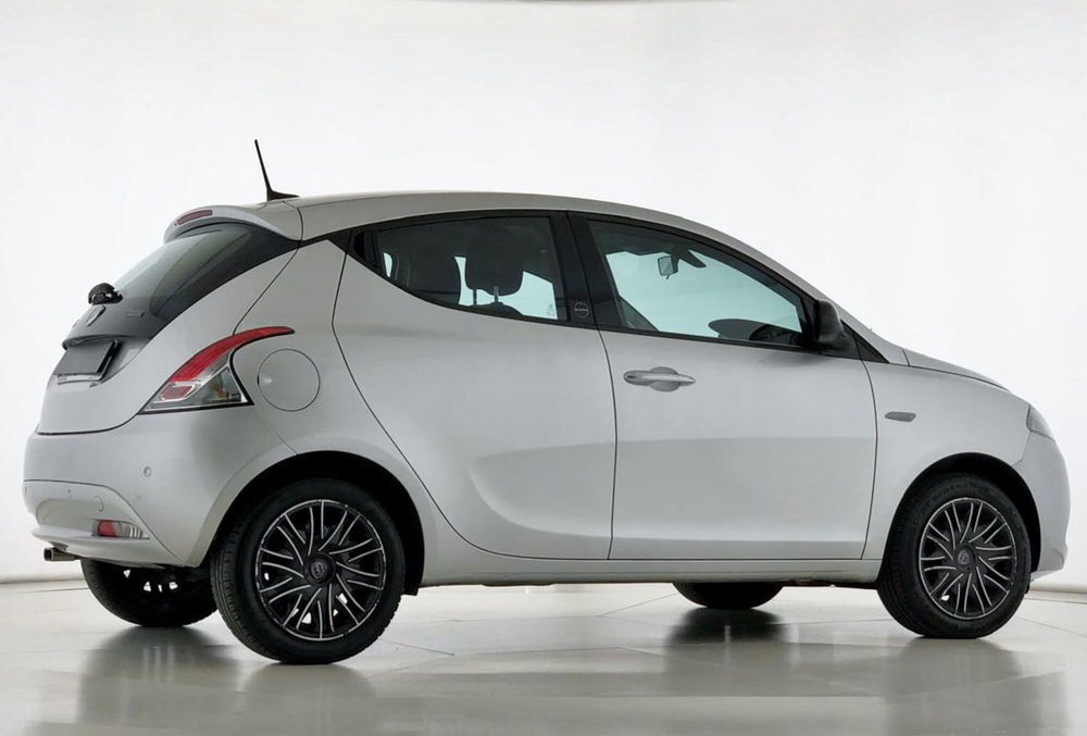 Lancia Ypsilon usata a Perugia (4)