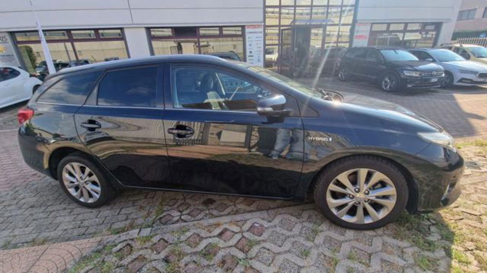 Toyota Auris Station Wagon usata a Milano (5)