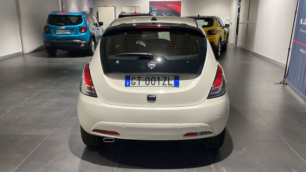 Lancia Ypsilon usata a Bergamo (3)