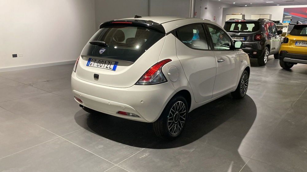 Lancia Ypsilon usata a Bergamo (4)