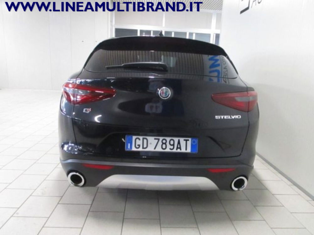 Alfa Romeo Stelvio usata a Piacenza (10)