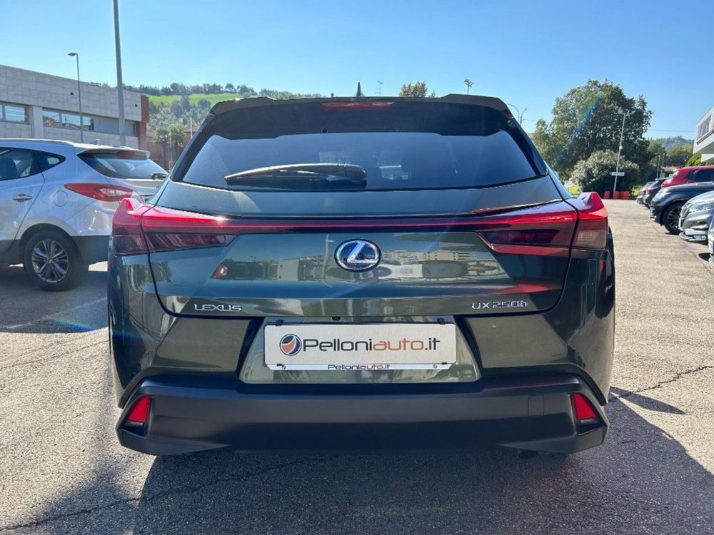 Lexus UX usata a Modena (4)