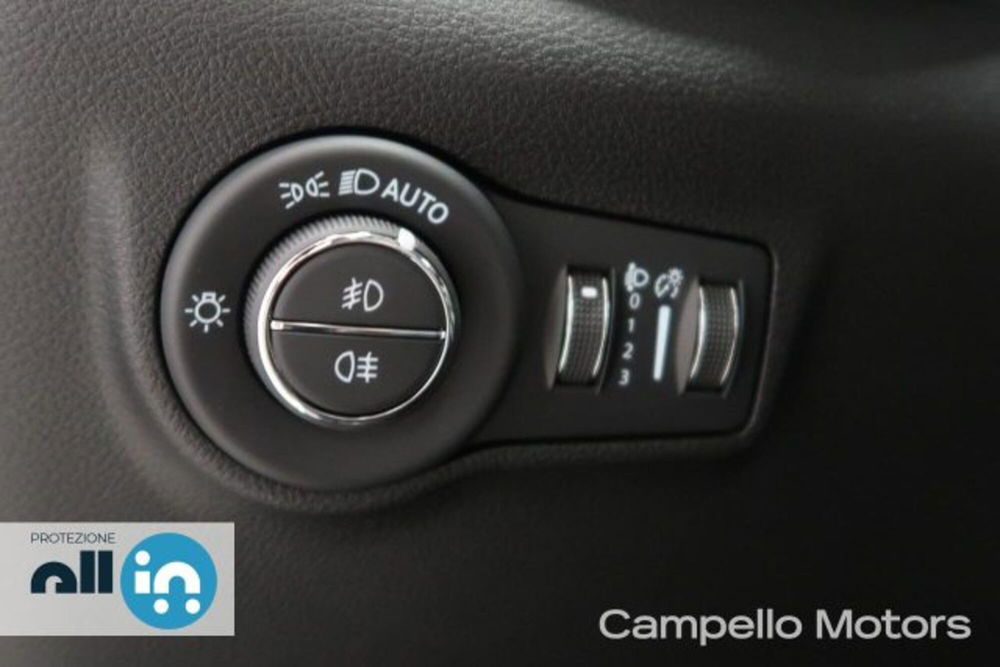 Jeep Compass nuova a Venezia (17)