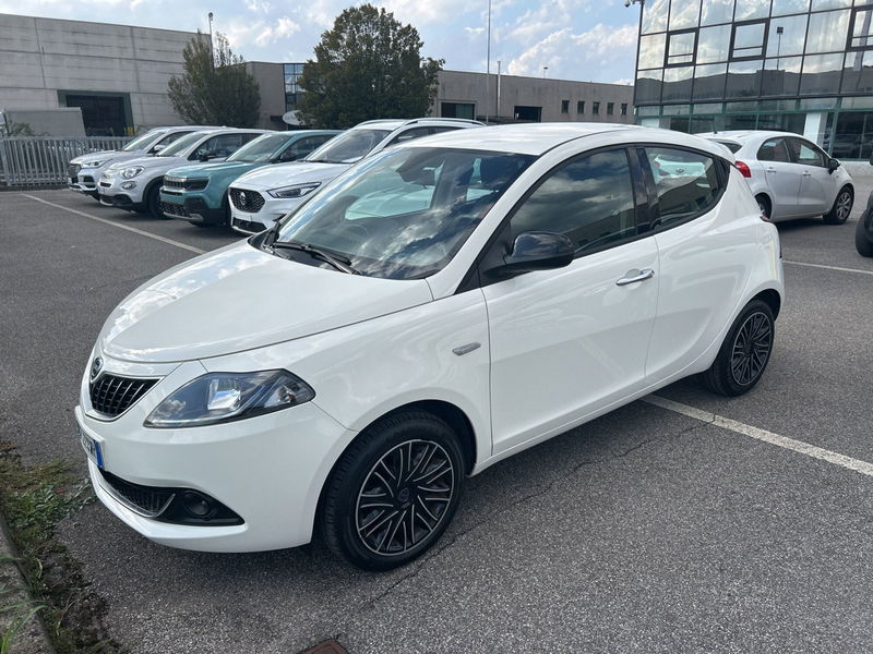 Lancia Ypsilon 1.0 FireFly 5 porte S&amp;S Hybrid Gold Plus del 2022 usata a Verdello