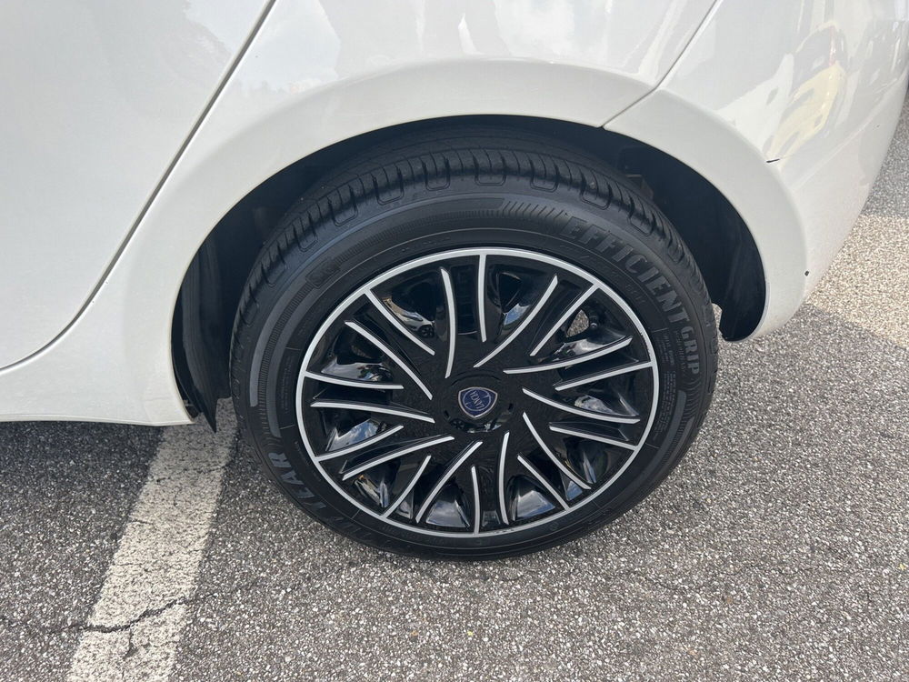 Lancia Ypsilon usata a Bergamo (10)