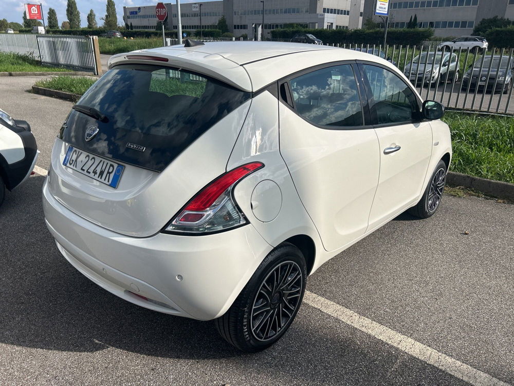 Lancia Ypsilon usata a Bergamo (5)