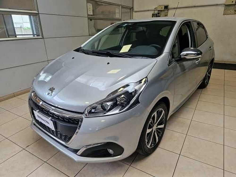 Peugeot 208 usata a Varese (2)