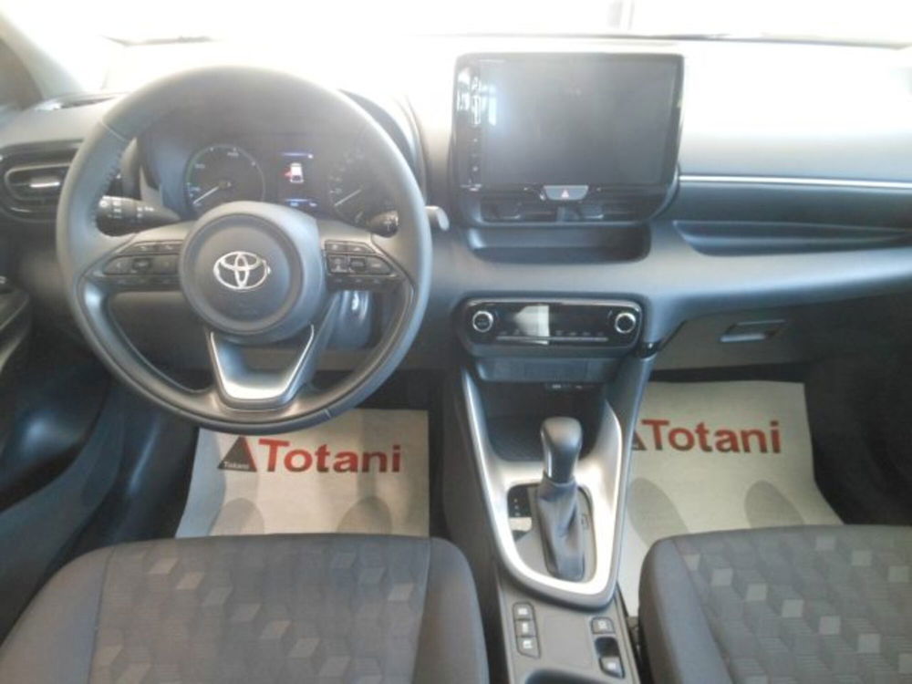 Toyota Yaris Cross nuova a L'Aquila (18)