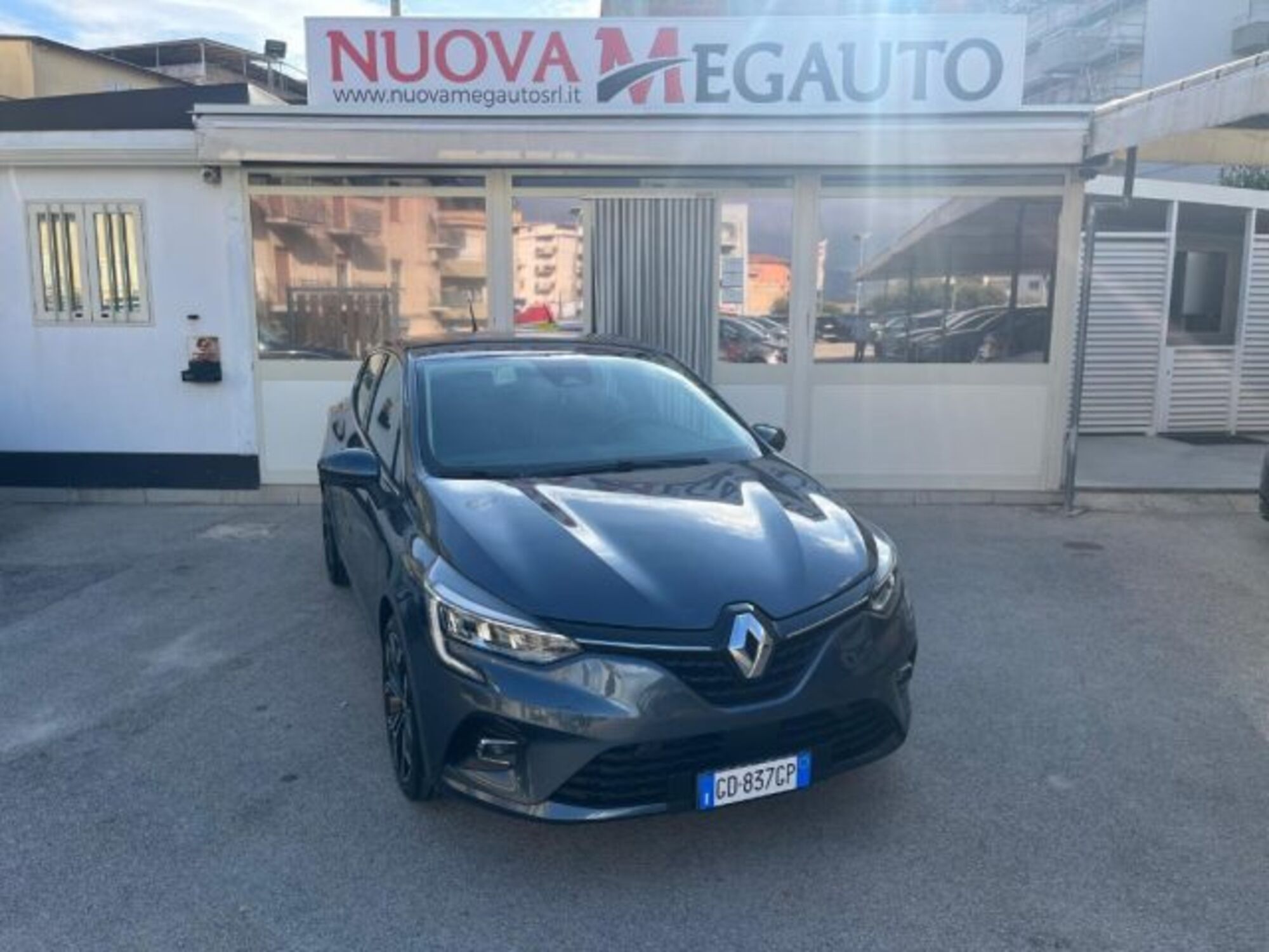 Renault Clio SCe 75 CV 5 porte Intens del 2021 usata a Alcamo