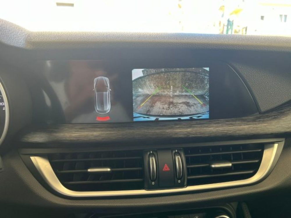 Alfa Romeo Stelvio usata a Trapani (9)