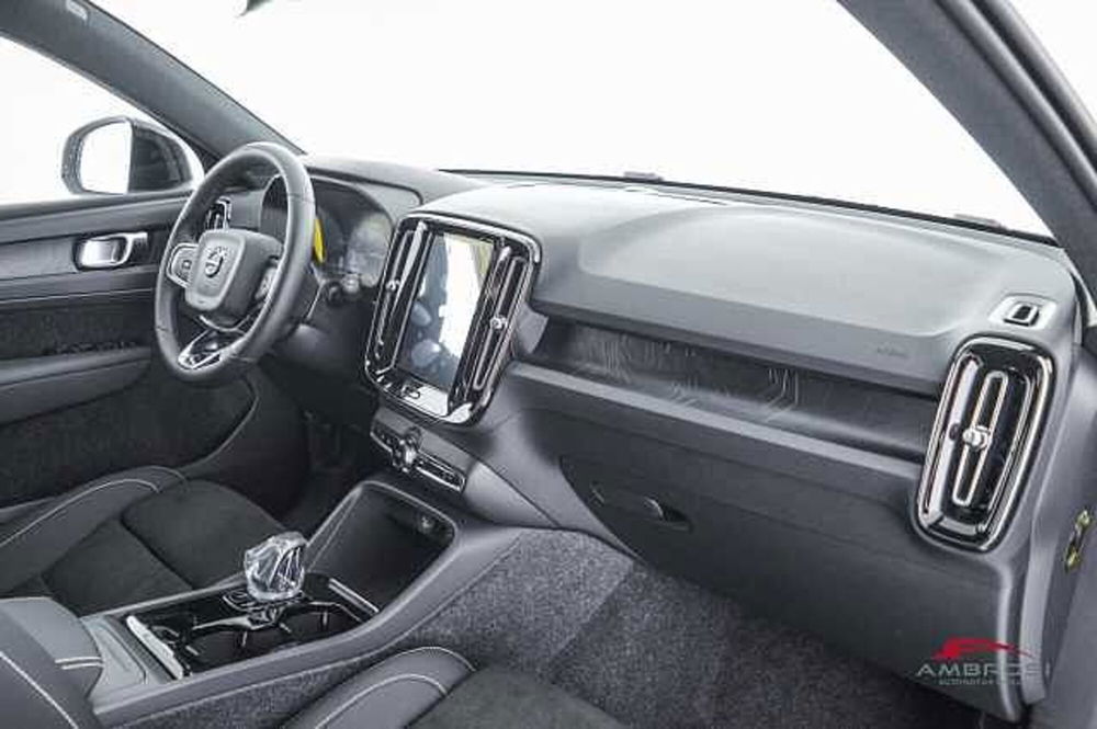 Volvo XC40 nuova a Viterbo (12)