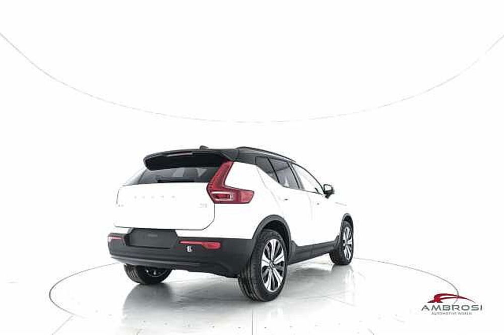 Volvo XC40 nuova a Viterbo (3)