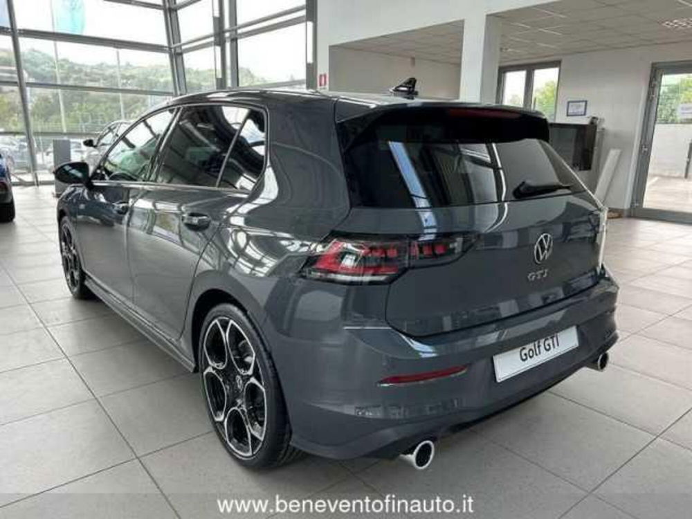 Volkswagen Golf nuova a Avellino (9)