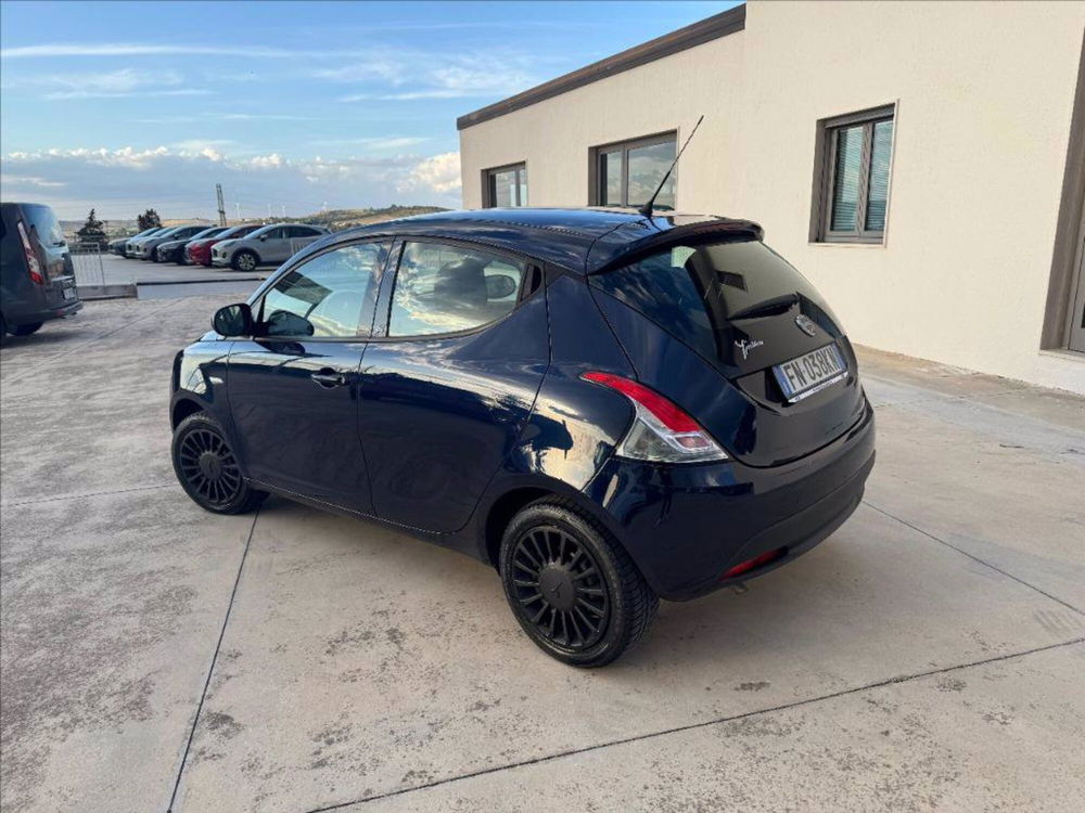 Lancia Ypsilon usata a Matera (5)