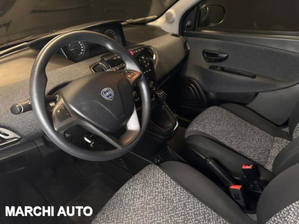 Lancia Ypsilon usata a Perugia (10)