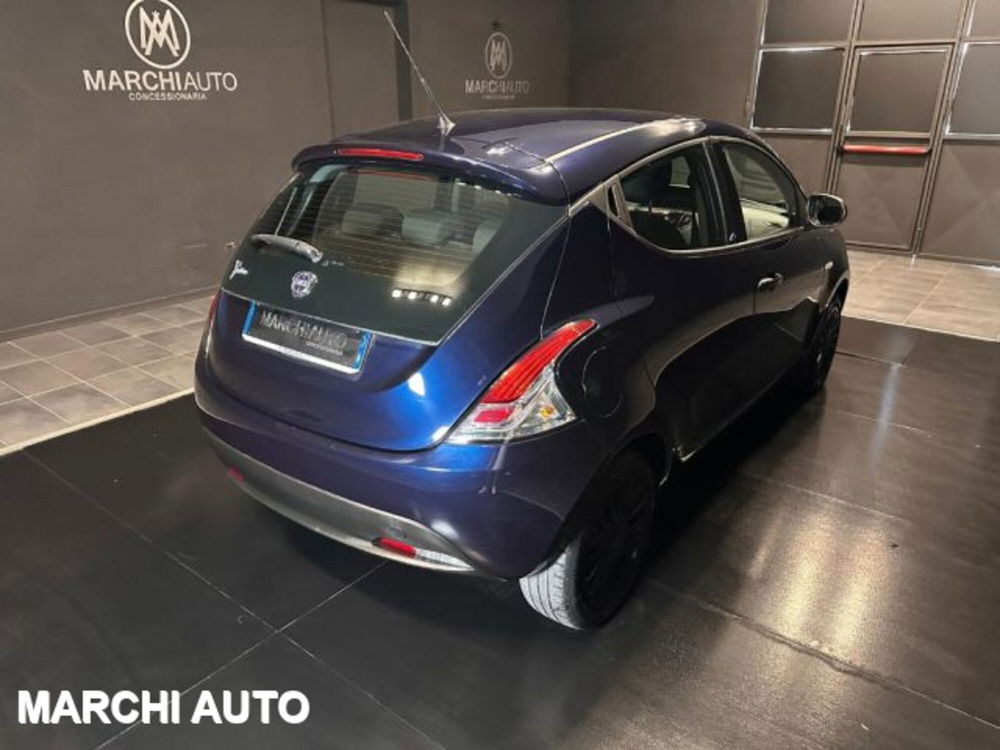 Lancia Ypsilon usata a Perugia (5)