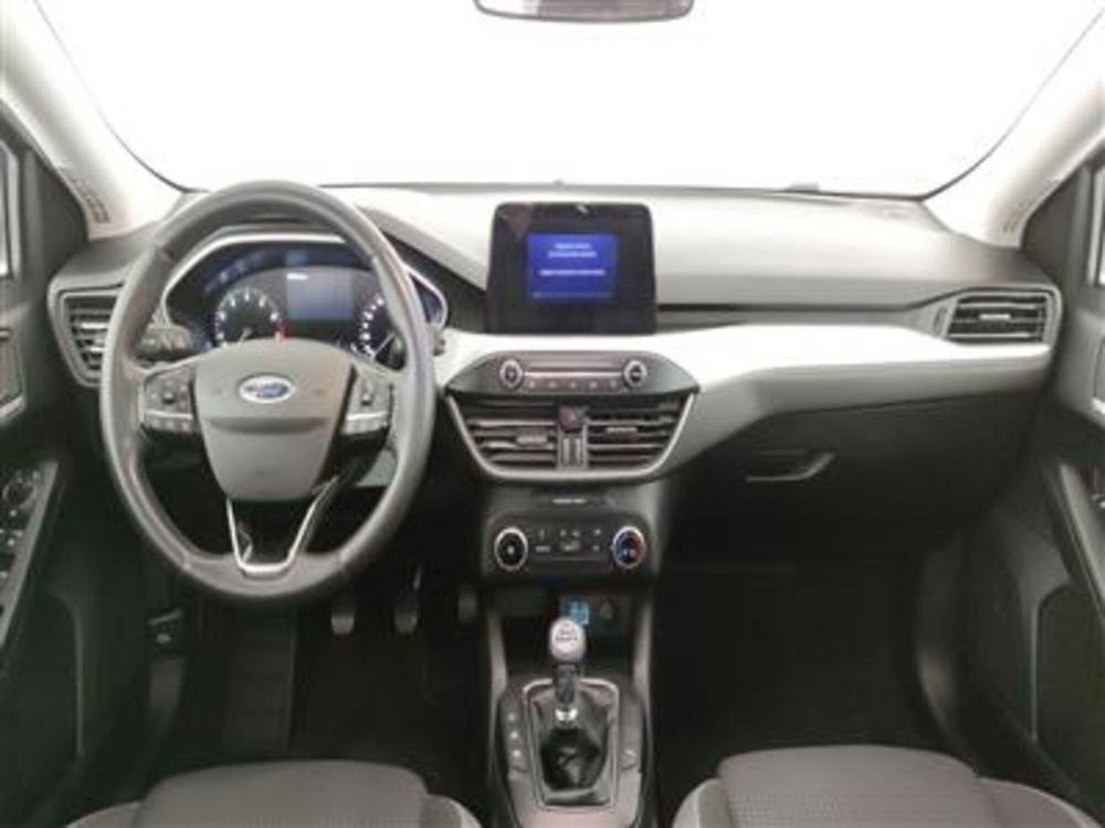 Ford Focus Station Wagon usata a Bari (14)