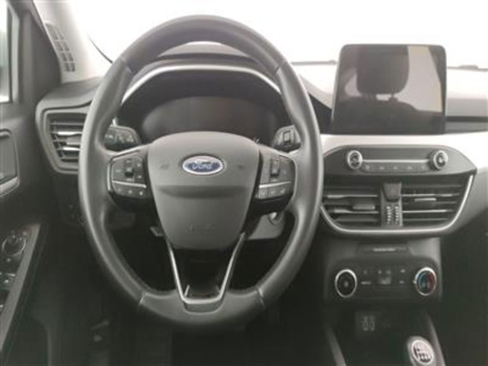 Ford Focus Station Wagon usata a Bari (15)