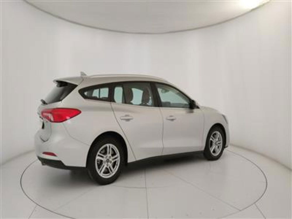 Ford Focus Station Wagon usata a Bari (8)