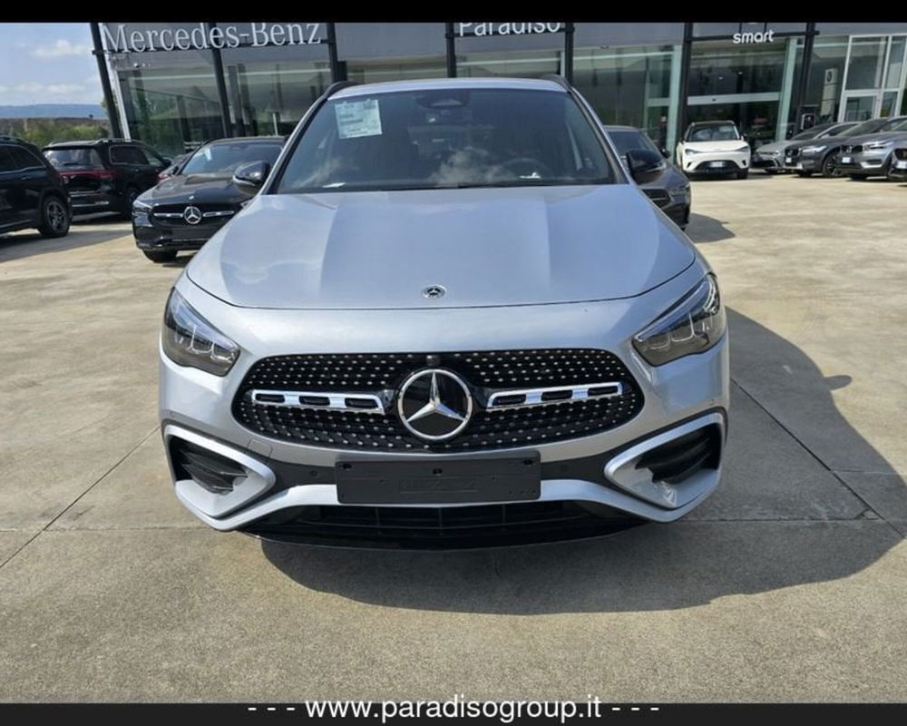 Mercedes-Benz GLB nuova a Catanzaro (2)