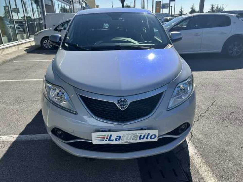 Lancia Ypsilon usata a Ravenna (2)