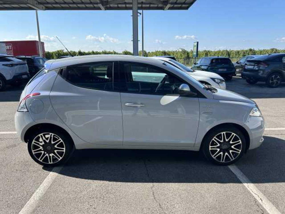 Lancia Ypsilon usata a Ravenna (4)