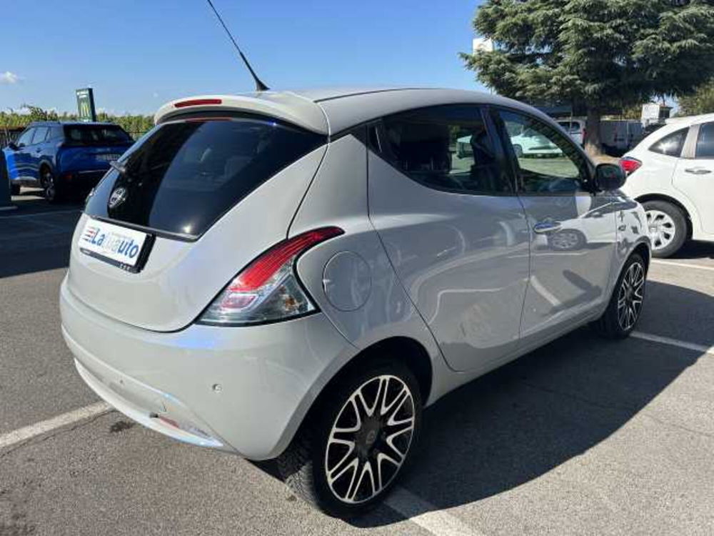 Lancia Ypsilon usata a Ravenna (5)