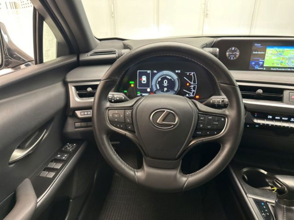 Lexus UX usata a Cuneo (10)