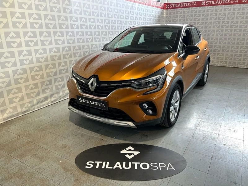 Renault Captur Plug-in Hybrid E-Tech 160 CV Intens  del 2020 usata a Prato