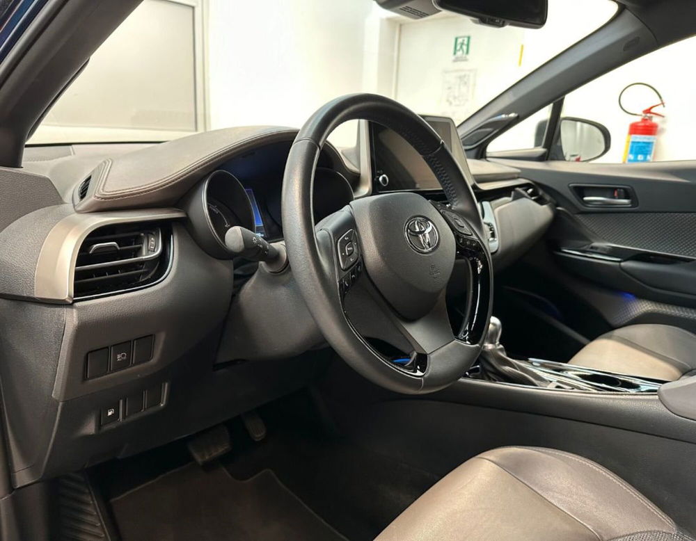 Toyota Toyota C-HR usata a Ferrara (12)