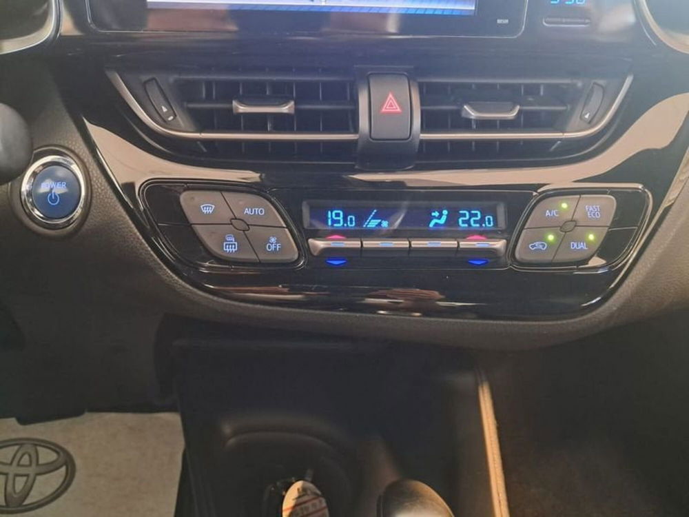 Toyota Toyota C-HR usata a Cagliari (19)